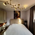 Golden Nest B25 فندق