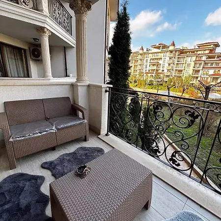 Golden Nest B25 نيسيبار