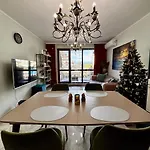 Hotel Golden Nest B25