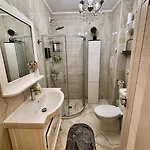 Hotel Golden Nest B25 5*