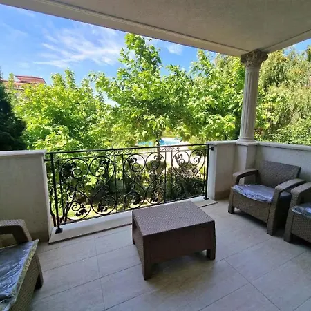 Golden Nest B25 Hotel