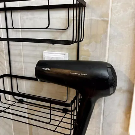 מלון Golden Nest B25 נסבר